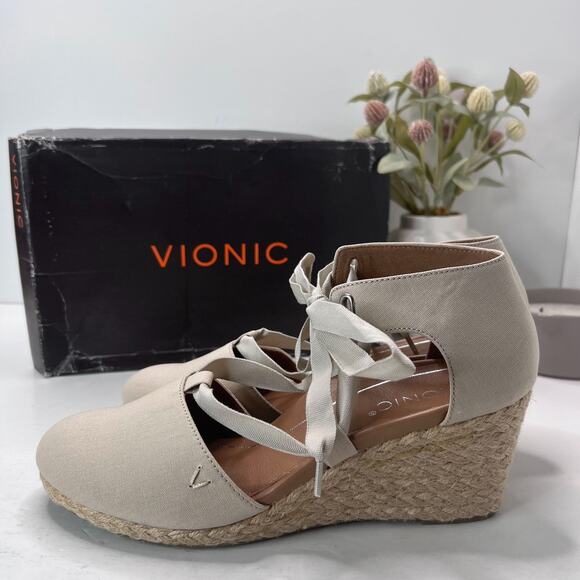 Vionic Kaitlyn Canvas Wedge Heels Beige 15261294 Women's 11 Medium NWB FLAW - Picture 1 of 12